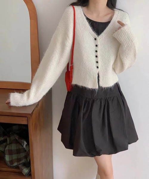 Chiina（チーナ）の「Chiina/スリム Vネック シャギーニットカーディガン（カーディガン/ボレロ・レディース・ベージュ/グレー/ピンク/ブラウン/ホワイト/ライトブルー・FREE）」の8枚目の写真