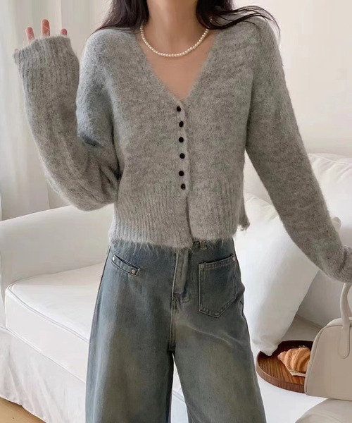 Chiina（チーナ）の「Chiina/スリム Vネック シャギーニットカーディガン（カーディガン/ボレロ・レディース・ベージュ/グレー/ピンク/ブラウン/ホワイト/ライトブルー・FREE）」の9枚目の写真