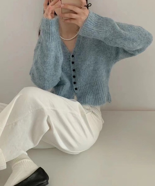 Chiina（チーナ）の「Chiina/スリム Vネック シャギーニットカーディガン（カーディガン/ボレロ・レディース・ベージュ/グレー/ピンク/ブラウン/ホワイト/ライトブルー・FREE）」の15枚目の写真