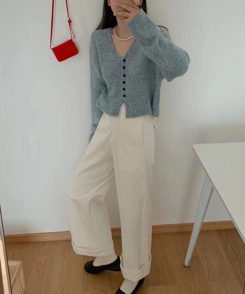 Chiina（チーナ）の「Chiina/スリム Vネック シャギーニットカーディガン（カーディガン/ボレロ・レディース・ベージュ/グレー/ピンク/ブラウン/ホワイト/ライトブルー・FREE）」の16枚目の写真