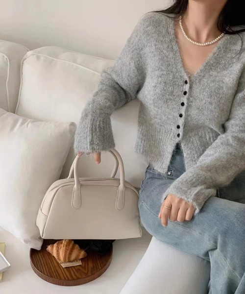 Chiina（チーナ）の「Chiina/スリム Vネック シャギーニットカーディガン（カーディガン/ボレロ・レディース・ベージュ/グレー/ピンク/ブラウン/ホワイト/ライトブルー・FREE）」の20枚目の写真