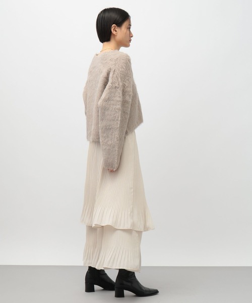 A part by(アパートバイ)の「フェザーVネックニットプルオーバー(ニット/セーター・レディース・ライトグリーン/ライトベージュ/ブルー系その他3/グレー・FREE)」の6枚目の写真