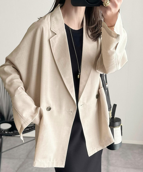 classicalelf（クラシカルエルフ）の「さらりと羽織る、大人の余裕。麻調シアー素材ドルマンスリーブオーバーサイズダブルテーラードジャケット（長袖）（テーラードジャケット・レディース・ベージュ/チャコール/ブラック・LARGE/MEDIUM/SMALL/X-LARGE）」の6枚目の写真