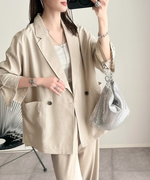 classicalelf（クラシカルエルフ）の「さらりと羽織る、大人の余裕。麻調シアー素材ドルマンスリーブオーバーサイズダブルテーラードジャケット（長袖）（テーラードジャケット・レディース・ベージュ/チャコール/ブラック・LARGE/MEDIUM/SMALL/X-LARGE）」の4枚目の写真