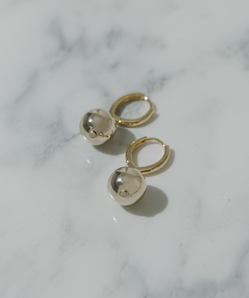 SMELLY(スメリー)の「ドロップボールピアス(ピアス(両耳用)・レディース・ゴールド・-)」の8枚目の写真