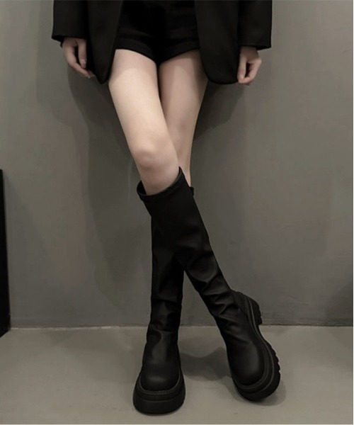 .KOM（ドットコム）の「『.KOM/ドットケーオーエム』バックジップロングブーツ【Y】【CN】（ブーツ・レディース・ブラウン/ブラック・24.5cm/23.5cm）」の8枚目の写真