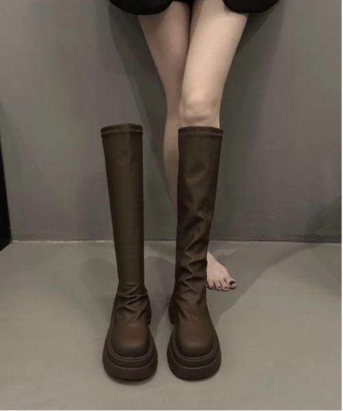 .KOM（ドットコム）の「『.KOM/ドットケーオーエム』バックジップロングブーツ【Y】【CN】（ブーツ・レディース・ブラウン/ブラック・24.5cm/23.5cm）」の7枚目の写真