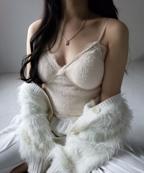 me+em select(ミームセレクト)の「【 カップ付き 】シャギーファーショートビスチェキャミソール / shaggy fur short bustier camisole(キャミソール・レディース・ブラック/アイボリー・FREE)」の9枚目の写真