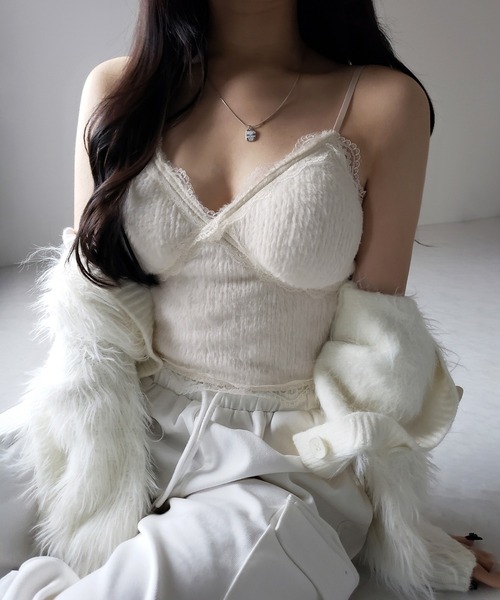 me+em select(ミームセレクト)の「【 カップ付き 】シャギーファーショートビスチェキャミソール / shaggy fur short bustier camisole(キャミソール・レディース・ブラック/アイボリー・FREE)」の7枚目の写真