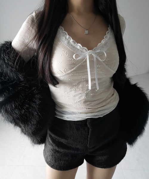 me+em select（ミームセレクト）の「【 ２color 】フロントリボンレイヤードレーストップス ／ front ribbon layered lace tops（Tシャツ/カットソー・レディース・アイボリー/ブラック・FREE）」の9枚目の写真