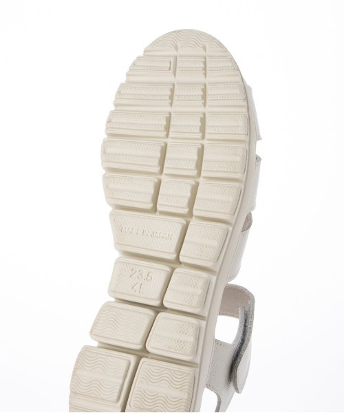 enchanted（エンチャンテッド）の「クロスアッパーセパレートサンダル（サンダル・レディース・シルバー/ブラック/アイボリー・22.5/23/23.5/24/24.5）」の7枚目の写真