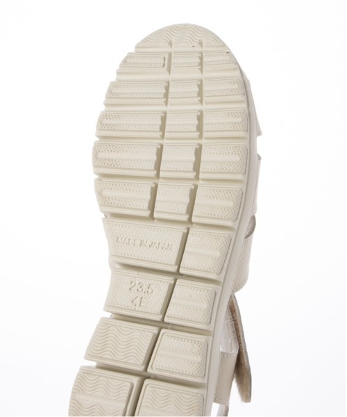 enchanted（エンチャンテッド）の「クロスアッパーセパレートサンダル（サンダル・レディース・シルバー/ブラック/アイボリー・22.5/23/23.5/24/24.5）」の17枚目の写真