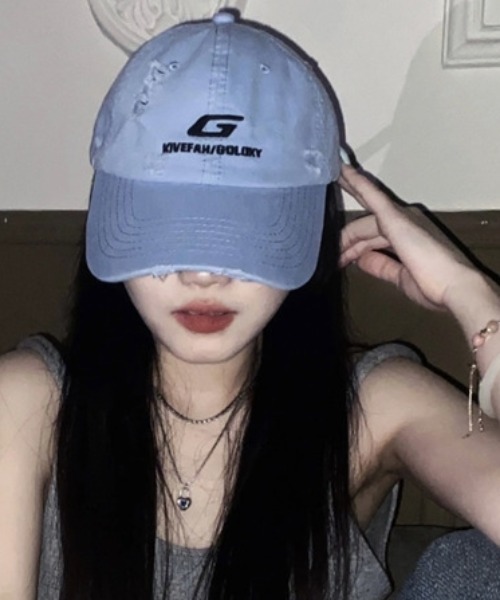 DEVICE（デバイス）の「【 2025SS NEW CAP 】ダメージ スプレー  刺繍 ロゴ カモフラージュ 迷彩 ベースボール Y2K 韓国 古着風 ストリート キャップ HEADWEAR ヘッドウェア 韓国ファッション 韓国ストリート ストリートファッション Y2K（キャップ・レディース・ブラック/ブラウン/レッド/サックスブルー/ブルー/ストーン/グリーン系カモフラージュ/ブラック×ホワイト/グレー系カモフラージュ/チェリーレッド/ダークグレー・FREE）」の6枚目の写真