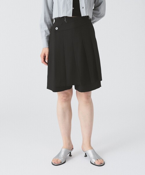 Ray BEAMS(レイビームス)の「RBS / プリーツラップ ショートパンツ(その他パンツ・レディース・ブラック/グレー・1/0)」の2枚目の写真