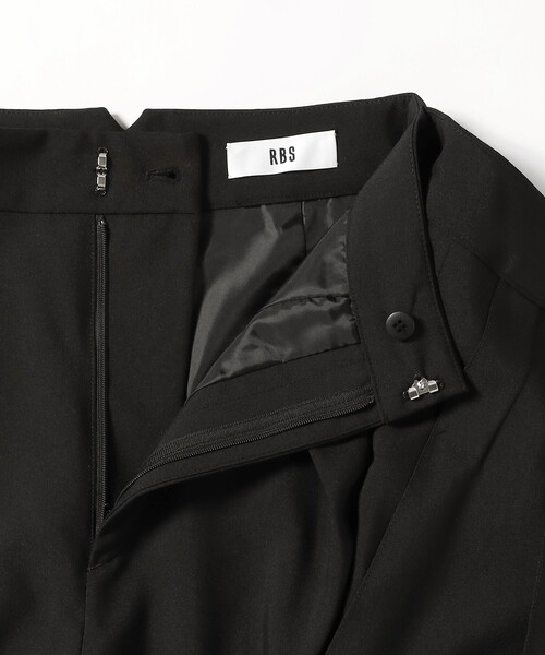 Ray BEAMS(レイビームス)の「RBS / プリーツラップ ショートパンツ(その他パンツ・レディース・ブラック/グレー・1/0)」の22枚目の写真