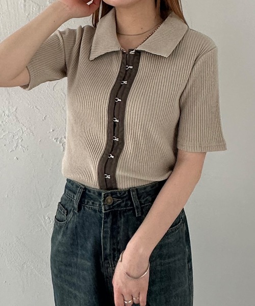 solleim(ソルレム)の「フロントホックポロトップス(Tシャツ/カットソー・レディース・オフホワイト/チャコール/ベージュ・M/L)」の7枚目の写真