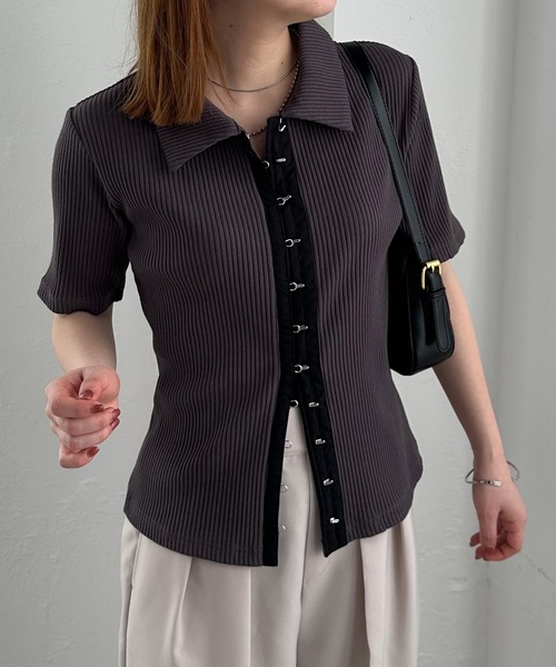 solleim(ソルレム)の「フロントホックポロトップス(Tシャツ/カットソー・レディース・オフホワイト/チャコール/ベージュ・M/L)」の10枚目の写真