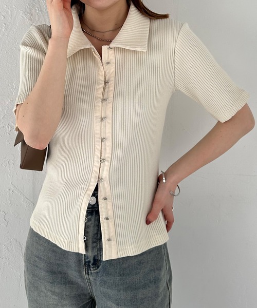 solleim(ソルレム)の「フロントホックポロトップス(Tシャツ/カットソー・レディース・オフホワイト/チャコール/ベージュ・M/L)」の11枚目の写真