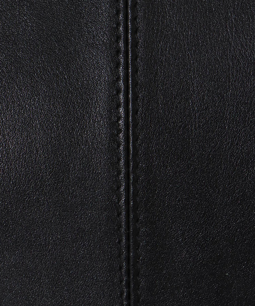 Three Four Time（ｽﾘｰﾌｫｰﾀｲﾑ）の「牛革シンプルショルダー（ショルダーバッグ・レディース・グレー/ブラック・FREE）」の5枚目の写真