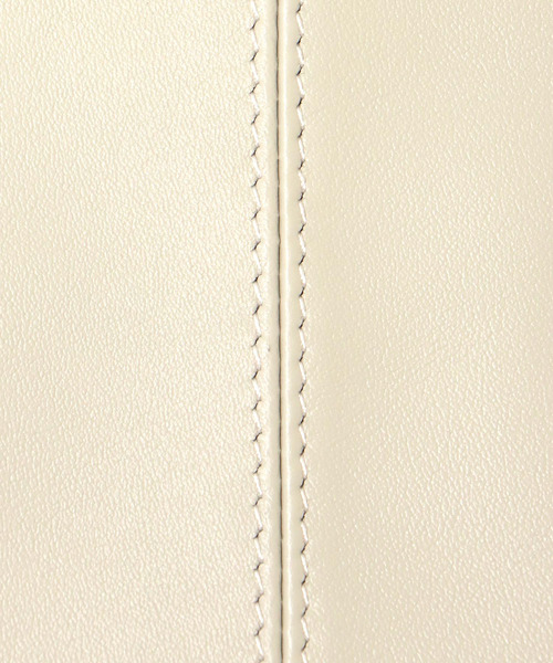 Three Four Time（ｽﾘｰﾌｫｰﾀｲﾑ）の「牛革シンプルショルダー（ショルダーバッグ・レディース・グレー/ブラック・FREE）」の4枚目の写真