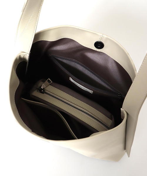 Three Four Time（ｽﾘｰﾌｫｰﾀｲﾑ）の「牛革シンプルショルダー（ショルダーバッグ・レディース・グレー/ブラック・FREE）」の11枚目の写真