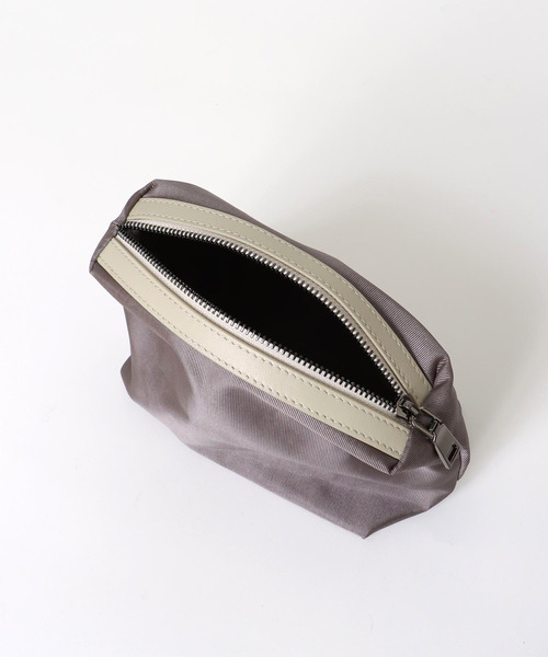 Three Four Time（ｽﾘｰﾌｫｰﾀｲﾑ）の「牛革シンプルショルダー（ショルダーバッグ・レディース・グレー/ブラック・FREE）」の16枚目の写真