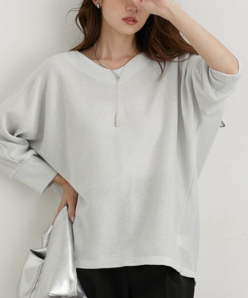 nissen(ニッセン)の「袖ボタン付ラメプルオーバー(Tシャツ/カットソー・レディース・グレー/サックスブルー/アイボリー・M/L/LL)」の2枚目の写真