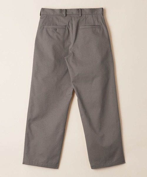 UNITED ARROWS(ユナイテッドアローズ)の「【マルチサイズ】TCツイル 1プリーツ ワイドチノパンツ(チノパンツ・メンズ・ベージュ/ブラック/ネイビー/ブラウン/ホワイト・マルチサイズ)」の8枚目の写真