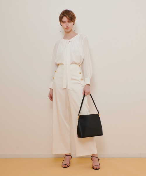 allureville（アルアバイル）の「シルキータックボウブラウス（シャツ/ブラウス・レディース・ホワイト/ネイビー/ライトイエロー・2）」の6枚目の写真