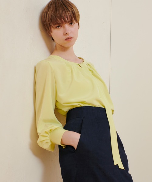 allureville（アルアバイル）の「シルキータックボウブラウス（シャツ/ブラウス・レディース・ホワイト/ネイビー/ライトイエロー・2）」の8枚目の写真