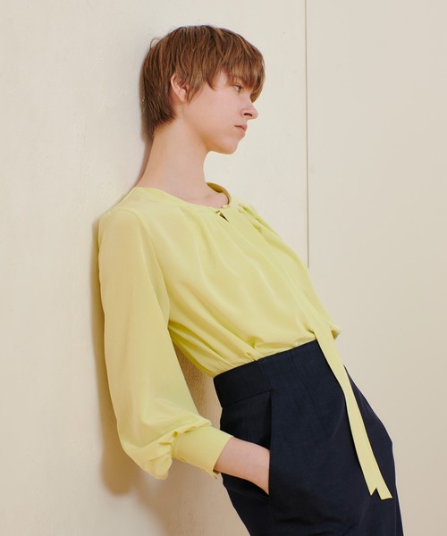allureville（アルアバイル）の「シルキータックボウブラウス（シャツ/ブラウス・レディース・ホワイト/ネイビー/ライトイエロー・2）」の9枚目の写真