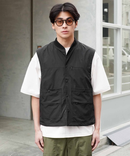 jiggys shop(ジギーズショップ)の「撥水 ファンクショナルポケット スナップボタン ベスト(ベスト・メンズ・グレー/ブラック・X-LARGE/LARGE/MEDIUM)」の13枚目の写真