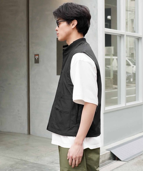 jiggys shop(ジギーズショップ)の「撥水 ファンクショナルポケット スナップボタン ベスト(ベスト・メンズ・グレー/ブラック・X-LARGE/LARGE/MEDIUM)」の14枚目の写真