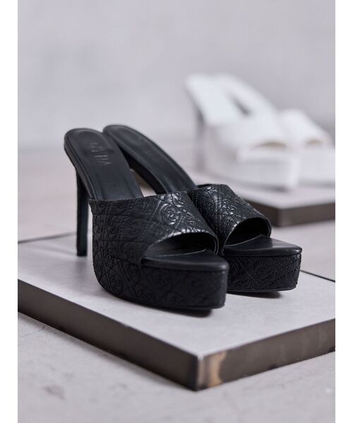 GYDA(ジェイダ)の「GDキルティングミュール(パンプス・レディース・ブラック/オフホワイト・LARGE/MEDIUM/SMALL)」の2枚目の写真