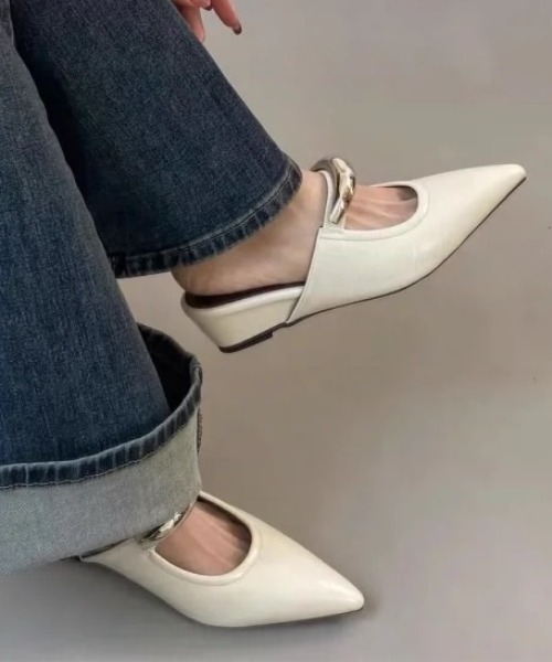 ampm（エーエムピーエム）の「メタルモチーフフラットミュール（パンプス・レディース・ブラウン/ブラック/ホワイト/シルバー・40/37/36/35/39/38）」の2枚目の写真