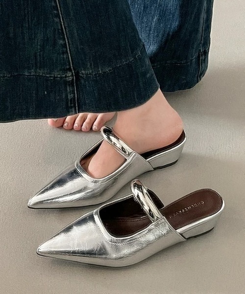 ampm（エーエムピーエム）の「メタルモチーフフラットミュール（パンプス・レディース・ブラウン/ブラック/ホワイト/シルバー・40/37/36/35/39/38）」の4枚目の写真