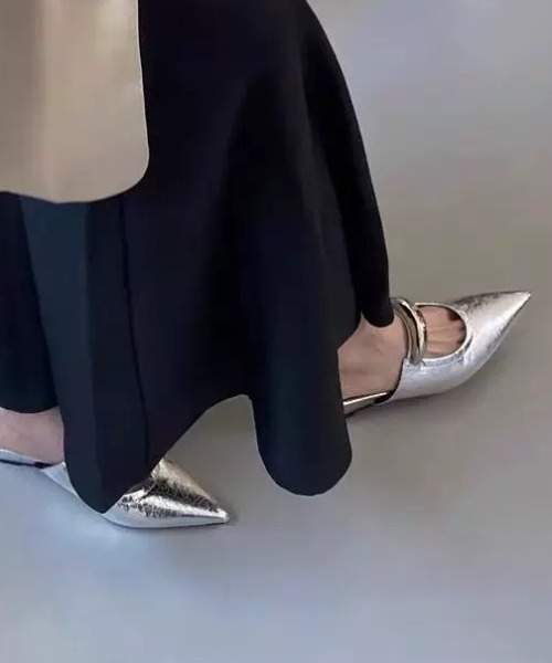 ampm（エーエムピーエム）の「メタルモチーフフラットミュール（パンプス・レディース・ブラウン/ブラック/ホワイト/シルバー・40/37/36/35/39/38）」の8枚目の写真