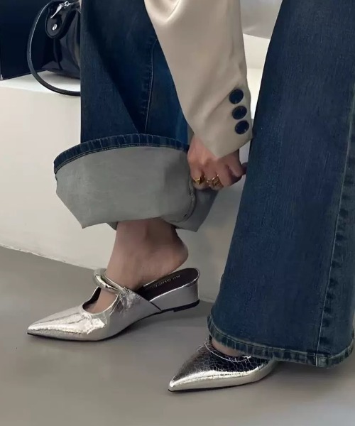 ampm（エーエムピーエム）の「メタルモチーフフラットミュール（パンプス・レディース・ブラウン/ブラック/ホワイト/シルバー・40/37/36/35/39/38）」の7枚目の写真