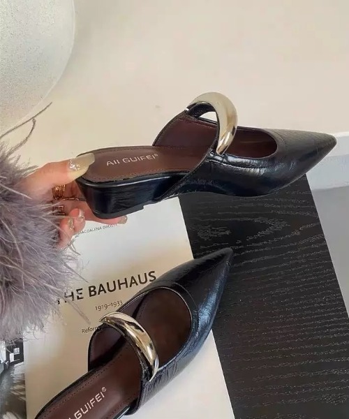 ampm（エーエムピーエム）の「メタルモチーフフラットミュール（パンプス・レディース・ブラウン/ブラック/ホワイト/シルバー・40/37/36/35/39/38）」の16枚目の写真