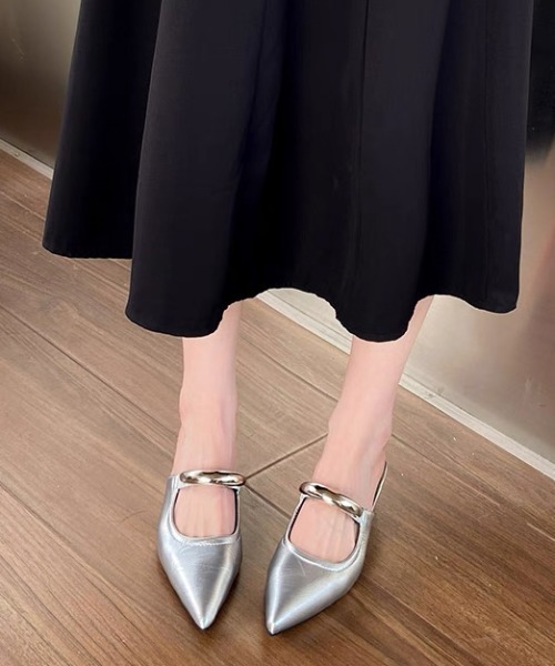 ampm（エーエムピーエム）の「メタルモチーフフラットミュール（パンプス・レディース・ブラウン/ブラック/ホワイト/シルバー・40/37/36/35/39/38）」の5枚目の写真