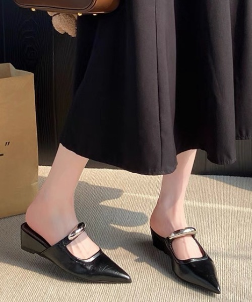 ampm（エーエムピーエム）の「メタルモチーフフラットミュール（パンプス・レディース・ブラウン/ブラック/ホワイト/シルバー・40/37/36/35/39/38）」の22枚目の写真