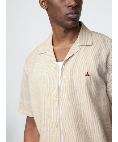 GAP(ギャップ)の「リネンブレンド バケーションシャツ ブラナンベア(シャツ/ブラウス・メンズ・ベージュ/ブラック/オフホワイト・S/M/L/XL/XS)」の1枚目の写真