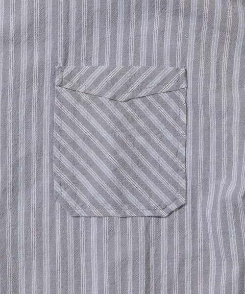 HINSON(ヒンソン)の「HINSON/ヒンソン レギュラーカラー ショートスリーブストライプシャツ/シワ加工/リラックスフィット(シャツ/ブラウス・メンズ・オフホワイト/サックスブルー/グレー・MEDIUM/LARGE)」の5枚目の写真