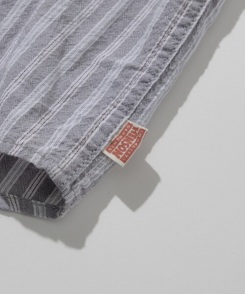 HINSON(ヒンソン)の「HINSON/ヒンソン レギュラーカラー ショートスリーブストライプシャツ/シワ加工/リラックスフィット(シャツ/ブラウス・メンズ・オフホワイト/サックスブルー/グレー・MEDIUM/LARGE)」の9枚目の写真