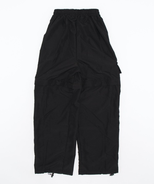 Nia(ニア)の「Nia(ニア)/カットアウト ワイドストリートパンツ(カーゴパンツ・レディース・ホワイト/ブラック・MEDIUM/LARGE/SMALL)」の17枚目の写真
