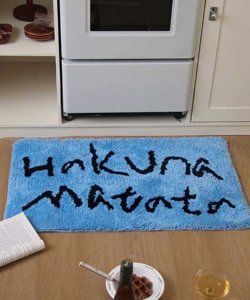 Made in I（メイドインアイ）の「HakunaMatata ラグ（ラグ/マット・レディース・ブルー/アイボリー/レッド・FREE）」の7枚目の写真