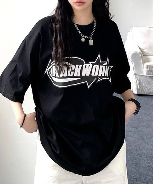 SHEENA(シーナ)の「グラフィックロゴプリントオーバーサイズTシャツ(Tシャツ/カットソー・レディース・ブルー/ブラック・M)」の8枚目の写真
