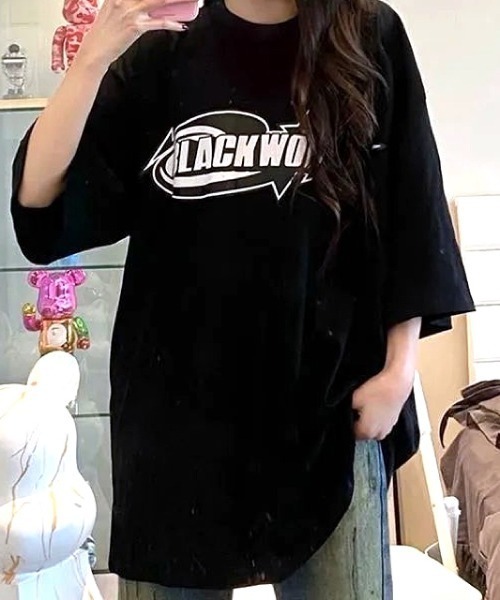 SHEENA(シーナ)の「グラフィックロゴプリントオーバーサイズTシャツ(Tシャツ/カットソー・レディース・ブルー/ブラック・M)」の18枚目の写真