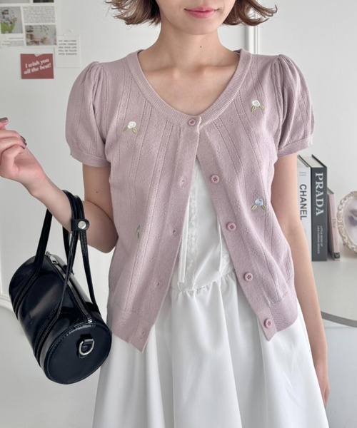 Loueme(ルエム)の「ローズ刺繍アイレットニットカーディガン(カーディガン/ボレロ・レディース・レッド/ピンク/ホワイト・FREE)」の9枚目の写真