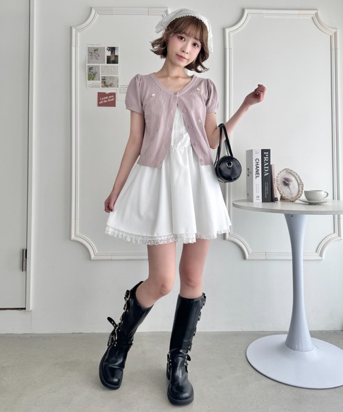 Loueme(ルエム)の「ローズ刺繍アイレットニットカーディガン(カーディガン/ボレロ・レディース・レッド/ピンク/ホワイト・FREE)」の14枚目の写真